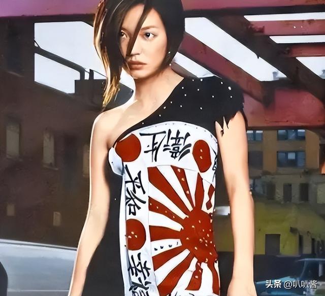 拔出萝卜带出泥！49岁赵薇近况被曝	，原来圈内封杀只是冰山一角