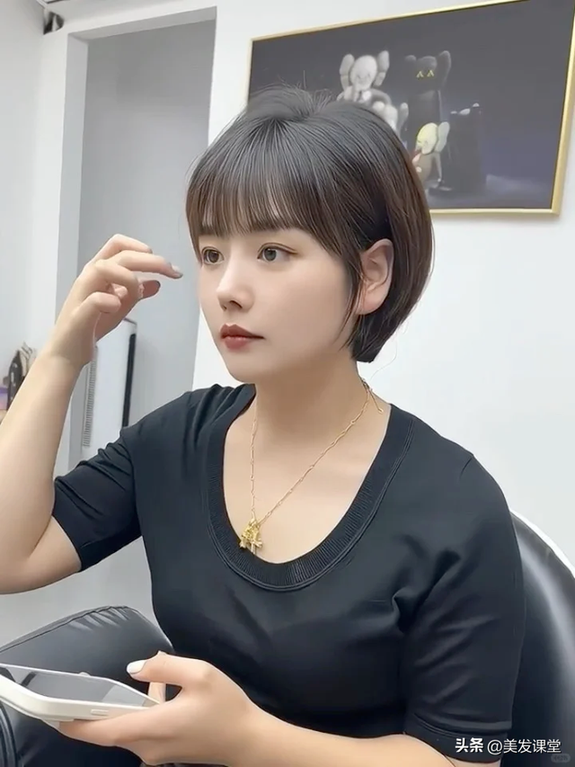 极简贴耳短发｜高级挂耳短发遇到锁骨发，越看越“高级”