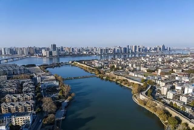 中国综合实力100强城市最新公布：济南接近无锡，珠海35，襄阳69