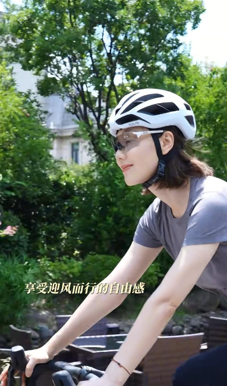 央视女主持人上海豪宅曝光，三层别墅带俩院子，新婚一年生活滋润