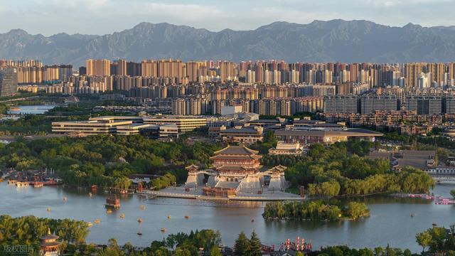 亲情在车轮上流淌 ——载着父母去旅行 西安堵车