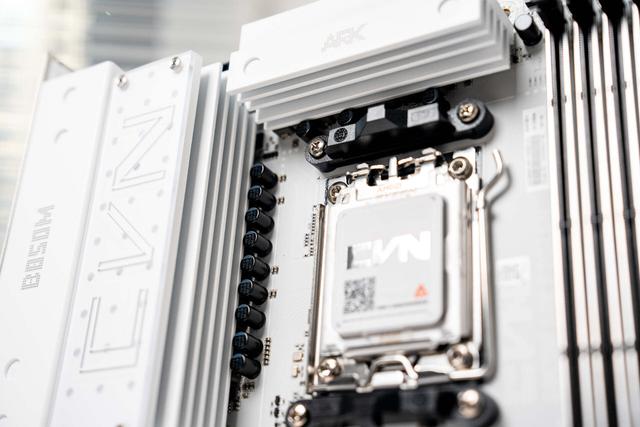 双11装机怎么省？供电强、扩展足！七彩虹主板用性价比帮你省