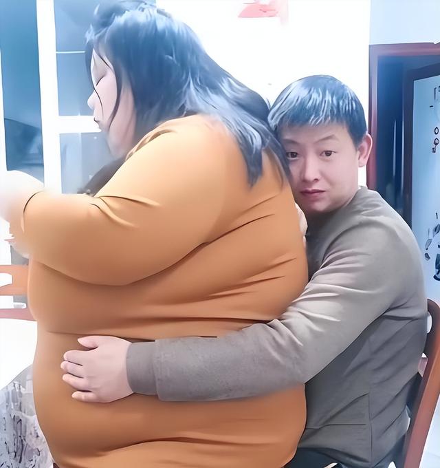7年前，那个被丈夫喂到330斤，睡塌两张床的校花，如今怎么样了？