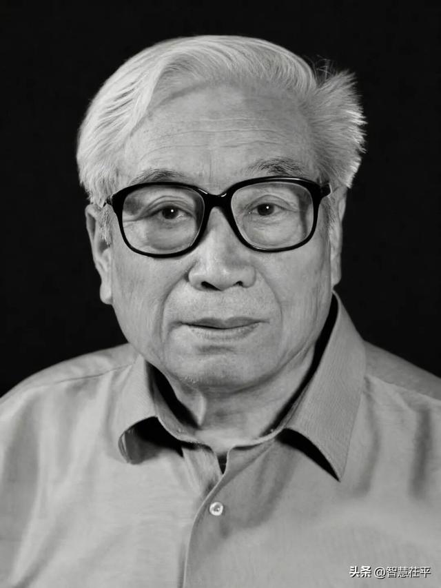 痛悼！巨星陨落，官网已变黑白