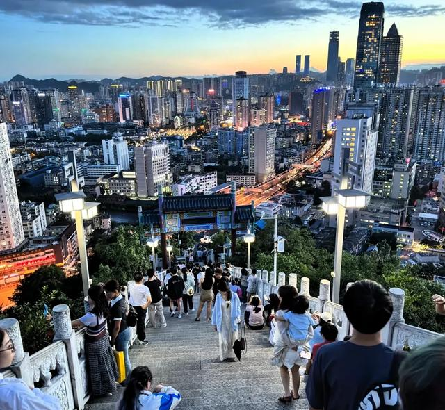 我连续两个冬天都去贵阳，得出一个观点，可能我一辈子不会变