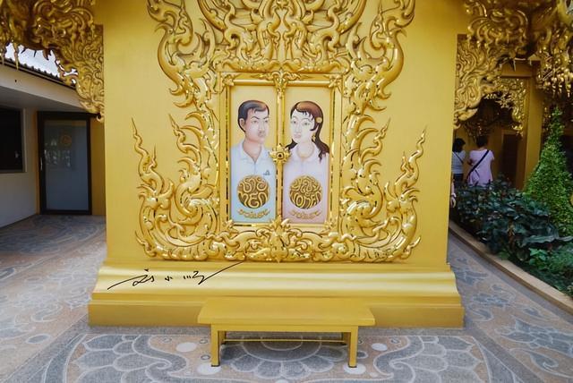 泰国“最尴尬”的寺庙厕所，奢华如宫殿，好多游客误当佛堂参拜？