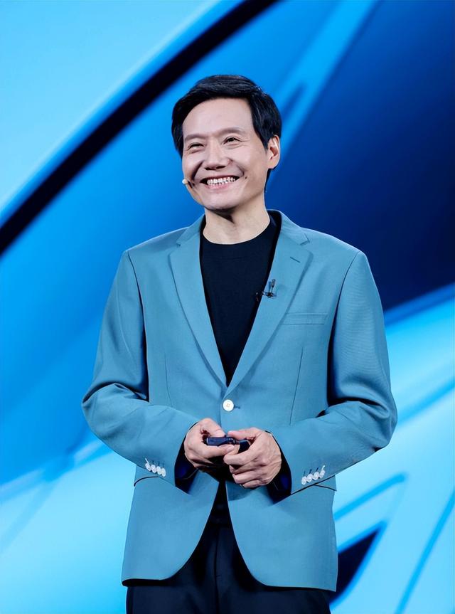 雷军没想到，十亿赌约12年后，董明珠一个举动再令所有人刮目相看