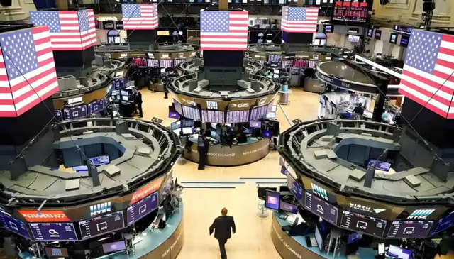 美国最强劲敌出现，并非中俄，黄仁勋一针见血