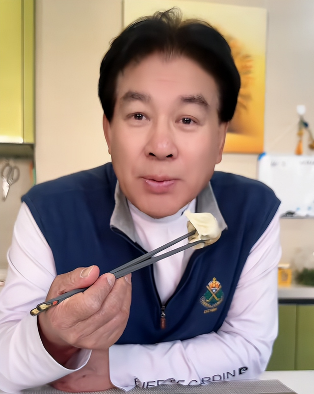 钱再多有何用？71岁朱时茂近况曝出，他的状况给所有人都提了个醒