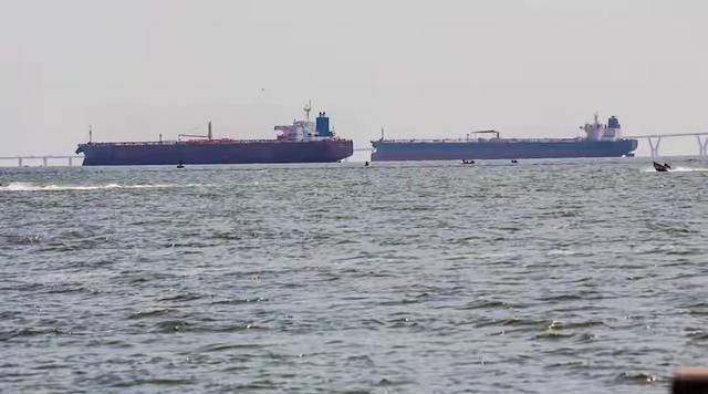 不到24小时，美国扣第3艘油轮，但碰上刺头，双方爆发海上追逐战
