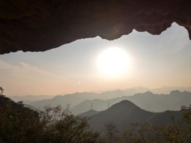 七律·登门头沟天门山