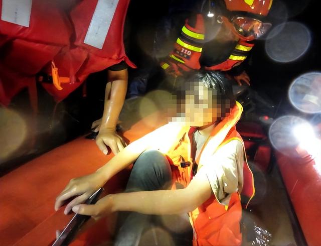 内蒙10人露营遇难！幸存女孩崩溃：有2次机会不听劝！现场太惨烈