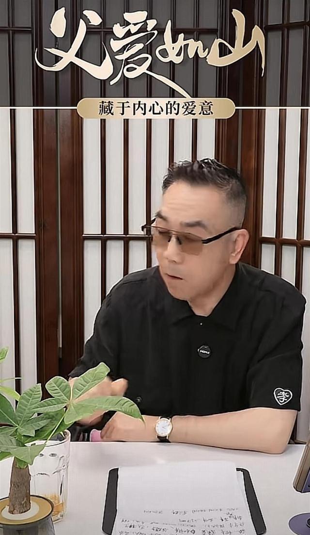 杨议曝冯巩缺席葬礼真相！打了俩电话没接，果断送来一纸公函