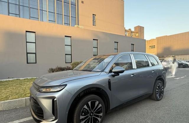 宝骏华境S再度现身，联手华为，车长超问界M9且配1.5T插混