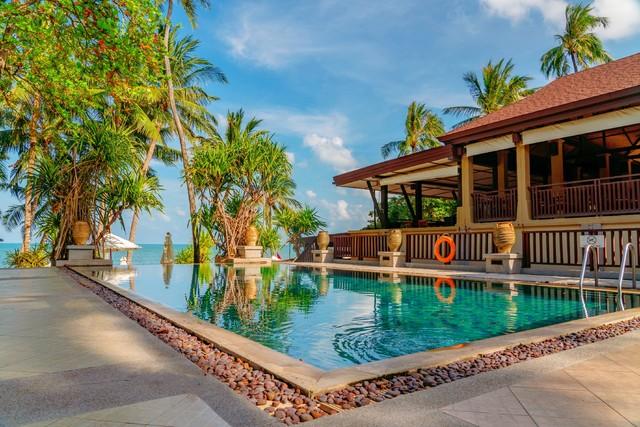 我52岁，已经绝经了	，前段时间跟个比我大八岁的老头在一起了