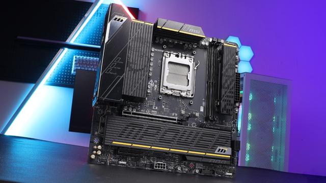 性能、美学新高度？云彣×微星联盟款云砺DDR5内存开箱