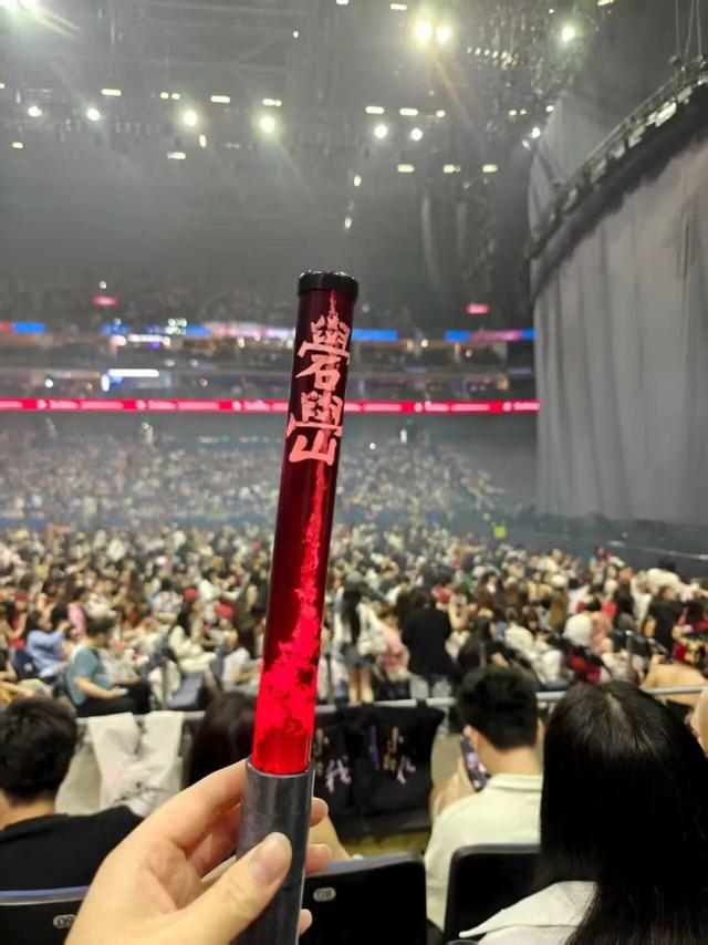 易烊千玺与武汉护士的五年之约完成