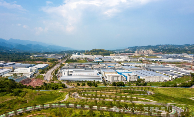 川东“反骨”小县城，身在四川心属重庆，民间戏称重庆编外成员