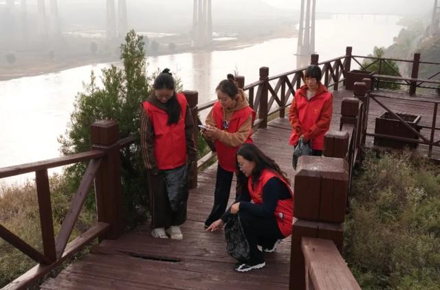 九九重阳·超越自我·共攀新高——佳县人民检察院开展重阳登山活动