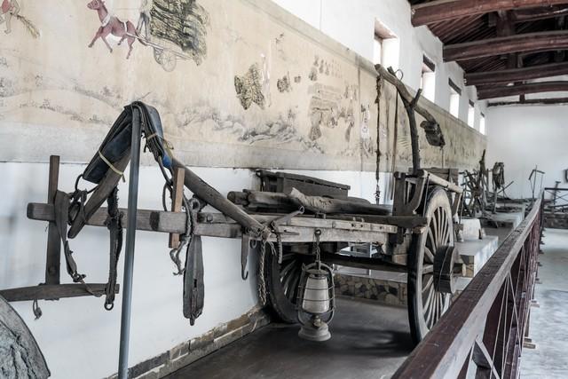 99年网吧通宵，邻座的女孩靠我肩上睡着了，呼吸都喷在我脖子上