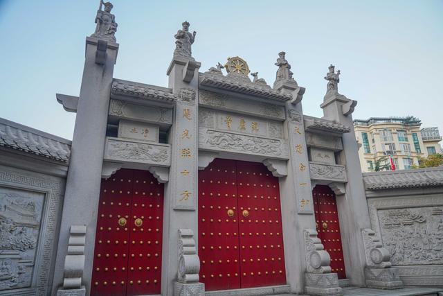 南京毗卢寺｜一场被银杏染金的秋日静心之旅