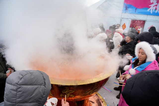 内蒙古冰雪英雄会额尔古纳冰雪欢乐季第三届中俄界河冰钓活动，冰雪盛宴启幕图集
