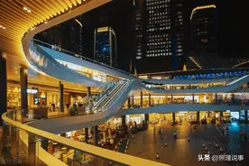 一天几十万香港人买爆深圳，本港餐饮业却大面积倒闭，能怨谁？图片