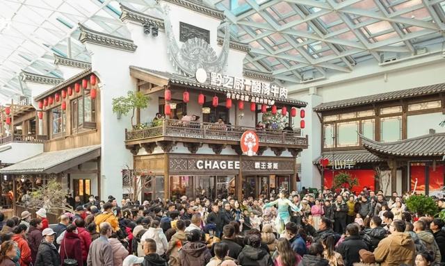 12月6日,银川江南水街正式开街迎客!