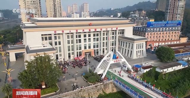 外国游客扎堆“宝藏景点”！深度游成新潮流，住得更久玩得更嗨