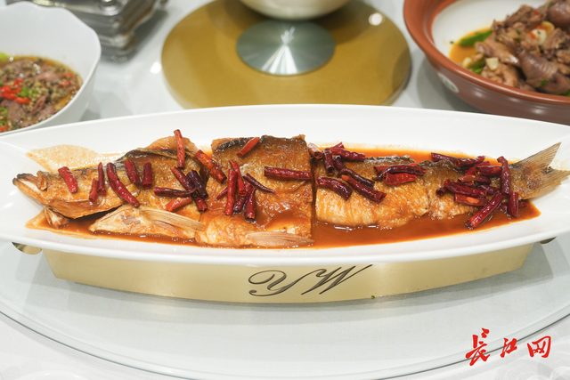 拔萝卜、品美食、打卡艺术民宿…… 武汉车友自发周末游咸宁