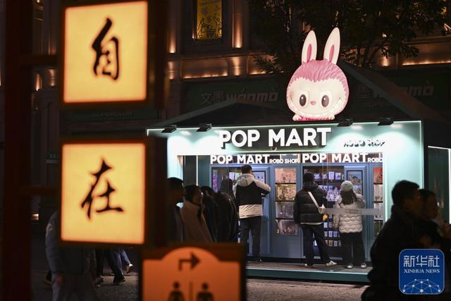 在太原钟楼街品味古今交融的烟火气