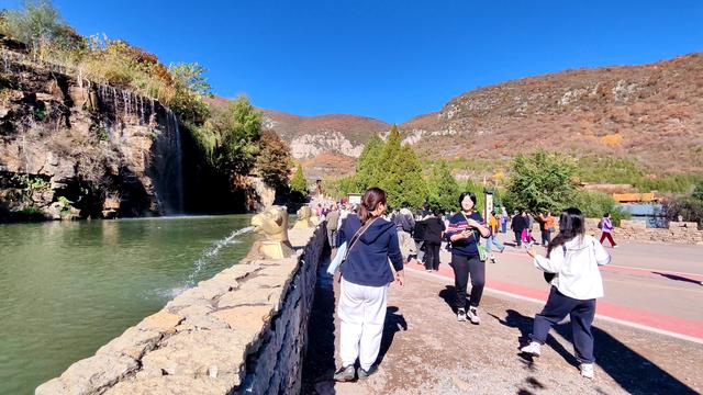 花最少的钱，看最美红叶，邢台佛照山，我们坐火车公交来啦