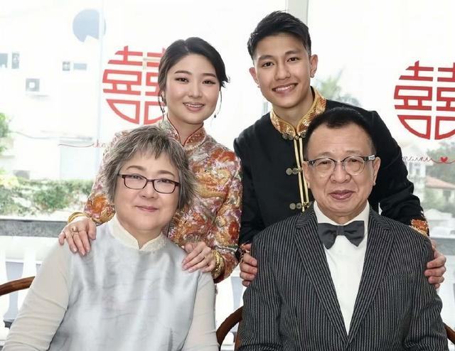许绍雄家庭情况曝光！父亲开金店，妻子出身广东名门，儿子非亲生