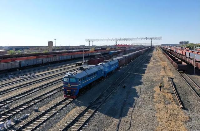 美国得逞了？蒙古煤炭停供中国，转投日韩？结果蒙古果断反悔了