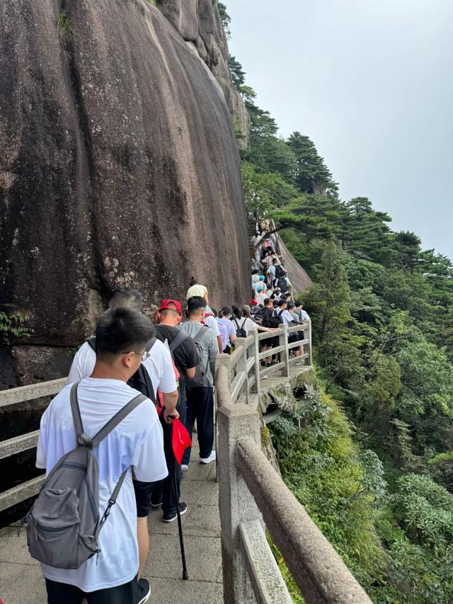 徒步三山五岳：安徽黄山！