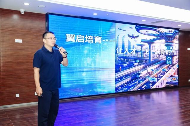 中国武汉人力资源服务产业园无人机驾驶员培训正式启航