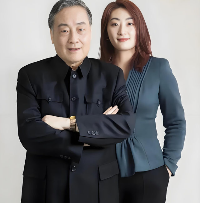 43岁宗馥莉：没有宗庆后节俭，买豪车、购百万珠宝，对员工很温柔
