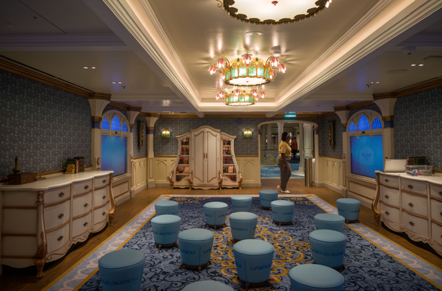 首发！等了一年多终于启航，我坐上了全世界“最快乐”的船