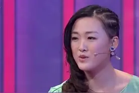 痴情女孩暗恋男同学，写731封情书表白，10年后重逢女孩崩溃大哭图片