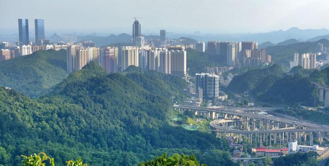 来贵州找优越感，越南人破防了：中国最穷的省为什么比河内还好？