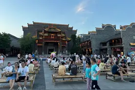 武汉夏日狂欢来了 汉口里竹床文化节展现武汉夏夜风情图片