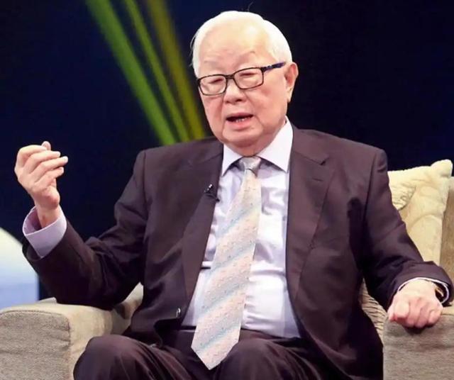 75岁芯片大佬潜逃美国！带核心技术机密，中国半导体经济警报拉响