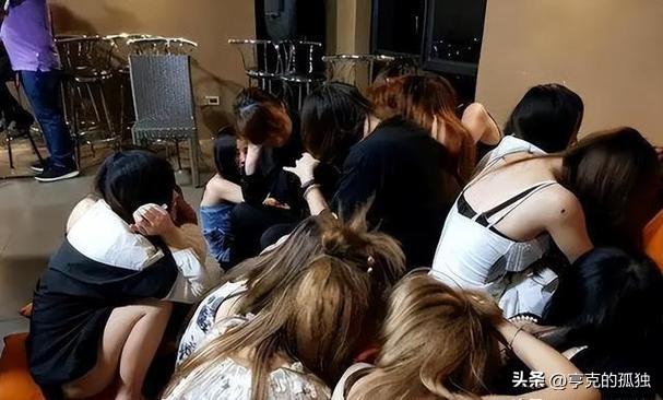 边境赌博有多可怕？女的裸体拍卖，男的生拔指甲，远比想象中可怕