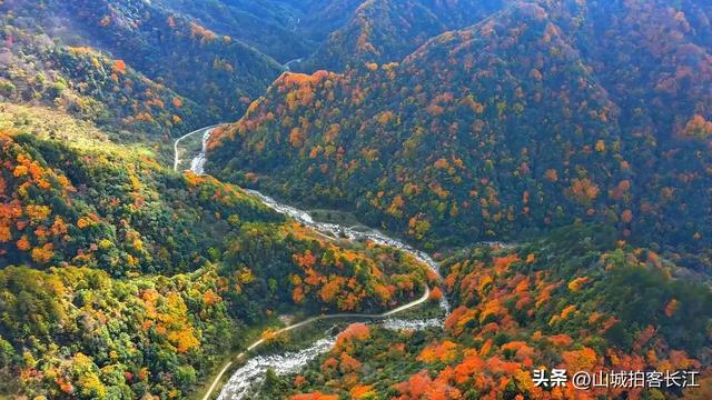 四川交通尴尬的县,坐拥双高铁站却难坐车,风景美到让人忘了吐槽