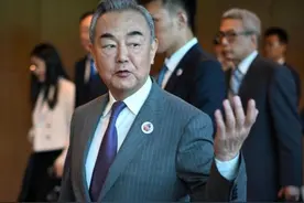 清理南海刺头，中方不想等了，菲防长手伸到台海，已被国防部标记图片