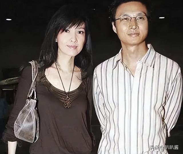 被戴8次绿帽子，3次被捉奸在床，这就是我们“玉女”守卫的爱情