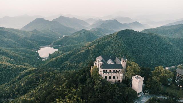 藏不住啦！杭州出发1h左右，杭州周边这6个避暑宝藏地太绝了！