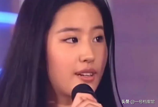 开眼了，美籍的刘亦菲被中国外交部公开点赞，她是真正的中华儿女
