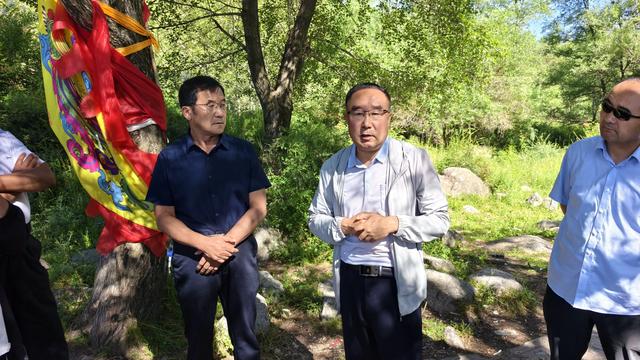 积石山县文学赋能采风活动临夏州本土作家走进积石山县石海景区