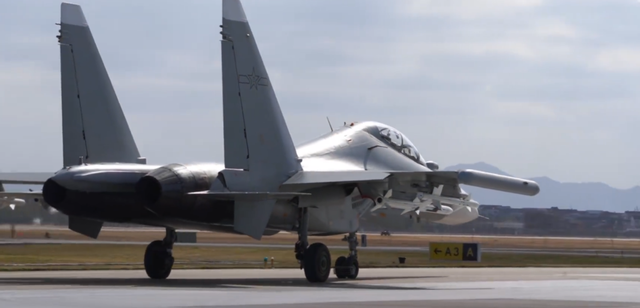 中俄给日本上强度了，轰6和图95联合巡航，和辽宁舰“夹击”日本